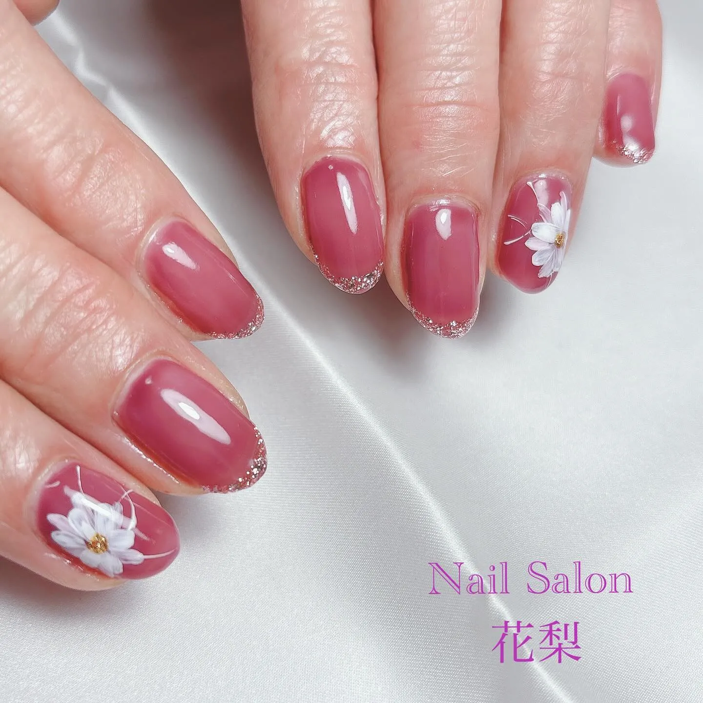 フラワーネイルにラメフレンチ💅✨