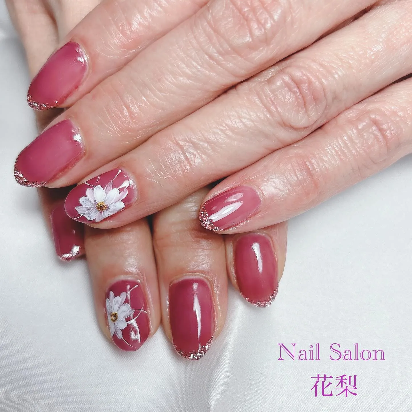 フラワーネイルにラメフレンチ💅✨