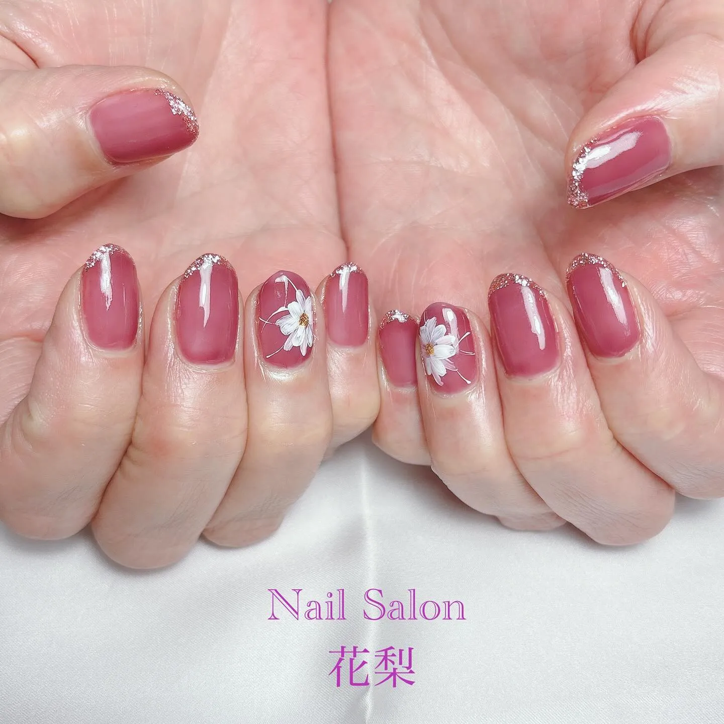 フラワーネイルにラメフレンチ💅✨