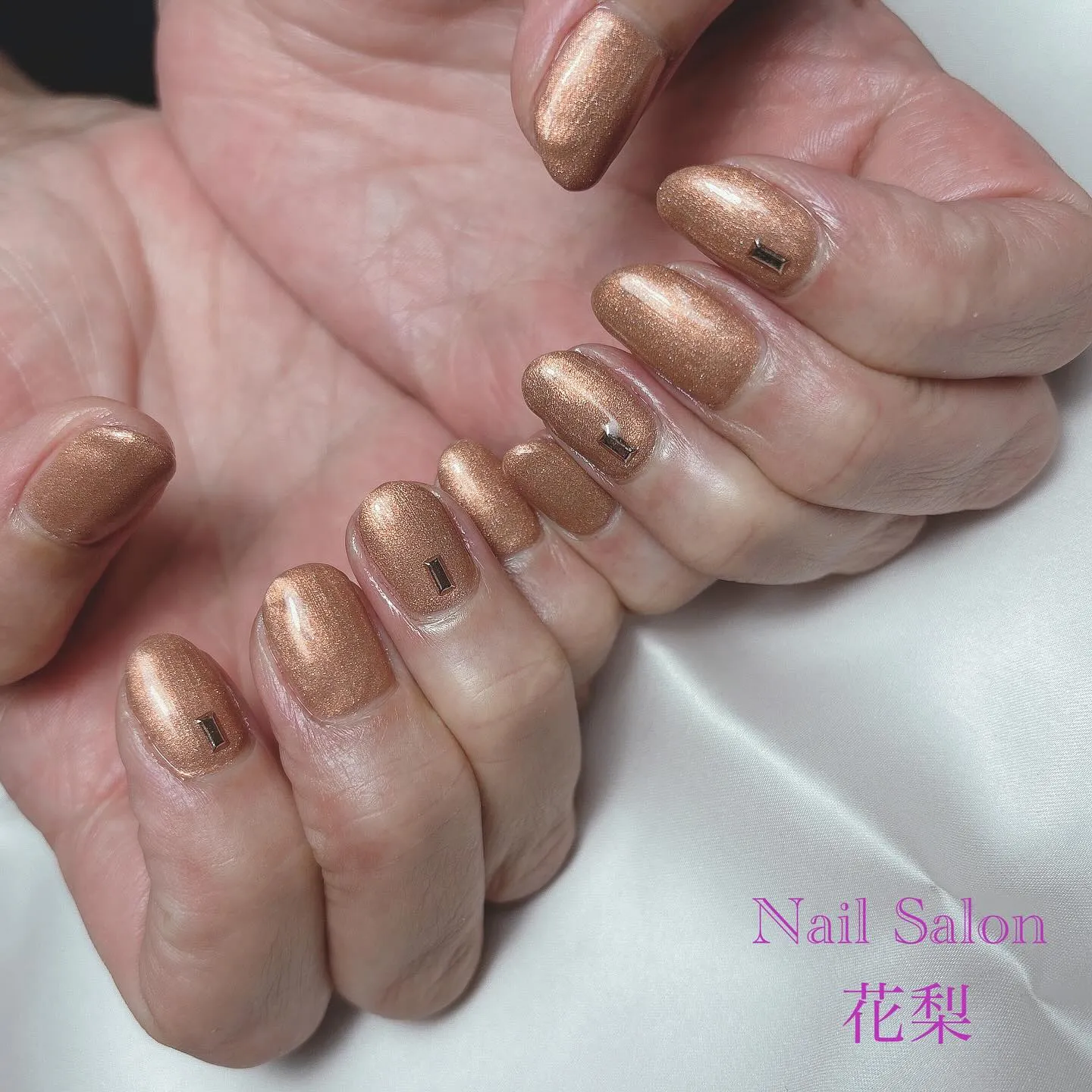 ゴールドのワンカラーネイル✨✨