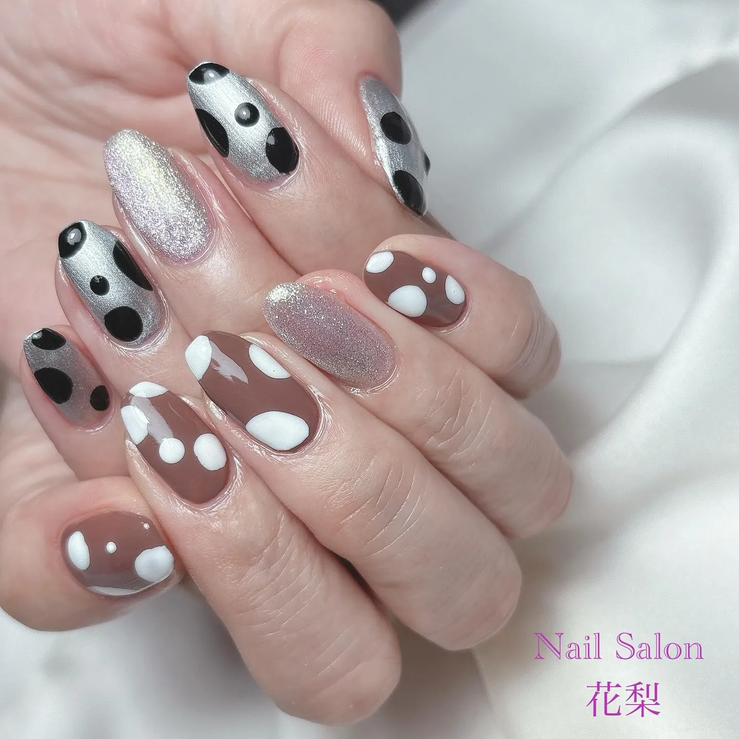 ドットデザインネイル✨️✨️
